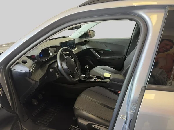 Peugeot 2008 (2022) — foto 16 van 18