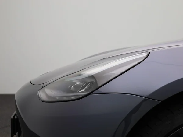 Tesla Model 3 (2022) — foto 6 van 46