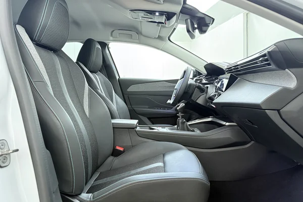 Peugeot 308 SW (2024) — foto 17 van 19