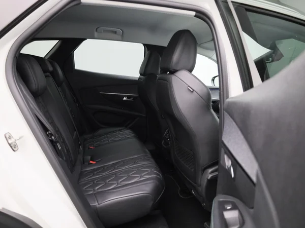 Peugeot 3008 (2021) — foto 33 van 46