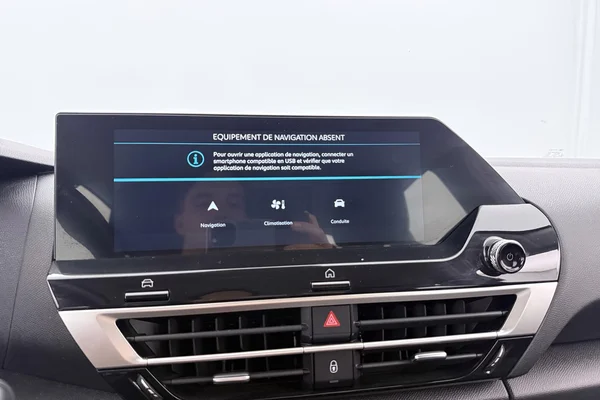Citroen C4 (2023) — foto 2 van 32