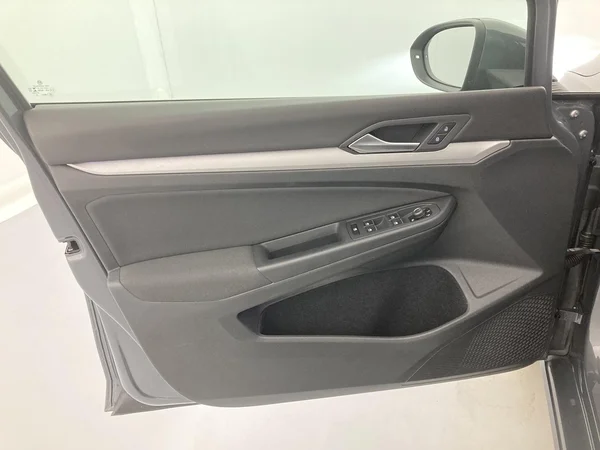 VOLKSWAGEN Golf Variant VIII (2021) — foto 14 van 36