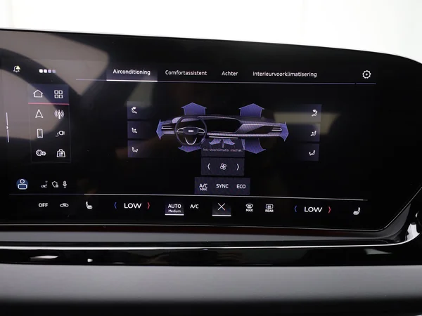 AUDI A5 Avant e-hybrid (PHEV) (2025) — foto 14 van 21