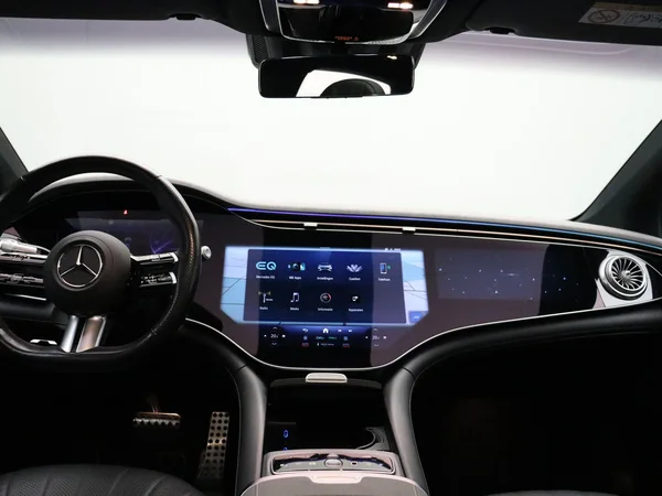 Mercedes-Benz EQS (2023) — foto 21 van 38