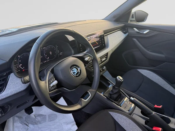 SKODA Kamiq (2024) — foto 6 van 21