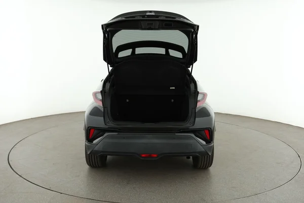 Toyota C-HR (2018) — foto 7 van 16