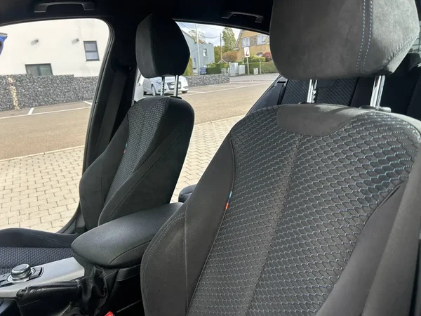 Bmw 118 (2017) — foto 18 van 19