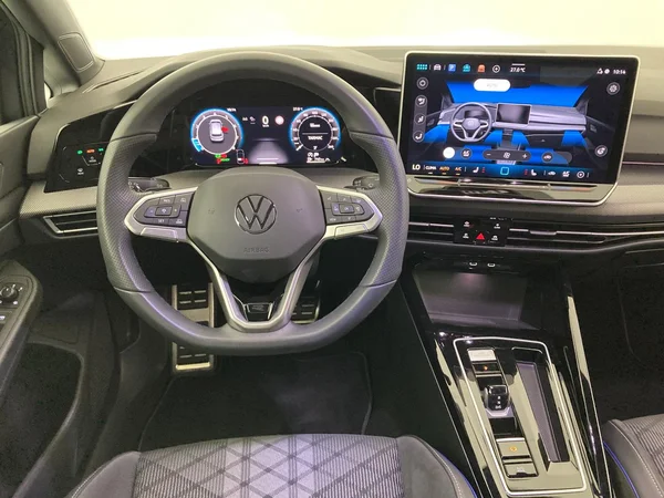 VOLKSWAGEN Golf VIII (2025) — foto 34 van 36