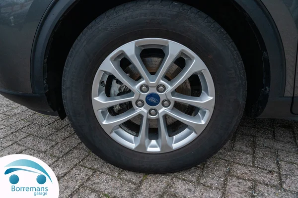 Ford Kuga (2022) — foto 7 van 33