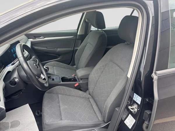 VOLKSWAGEN Golf VIII (2021) — foto 16 van 16