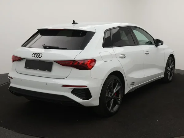 Audi A3 (2023) — foto 12 van 26