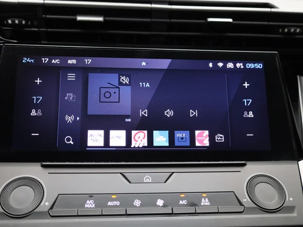 Peugeot 308 (2024) — foto 6 van 40
