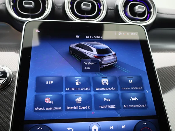 Mercedes-Benz GLC (2025) — foto 20 van 48