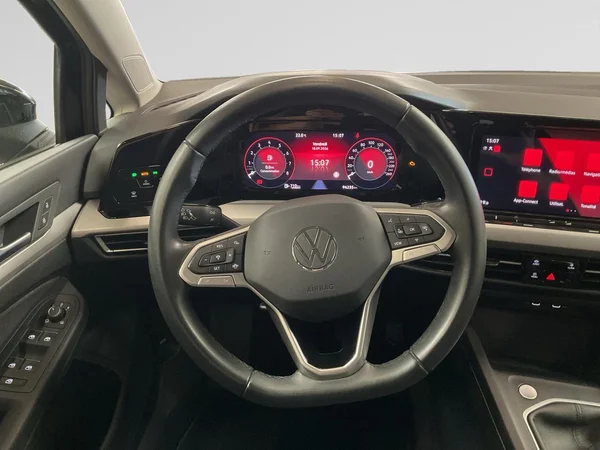 VOLKSWAGEN Golf VIII SW (2023) — foto 4 van 22