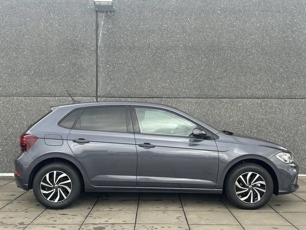 VOLKSWAGEN Polo (2024) — foto 11 van 15