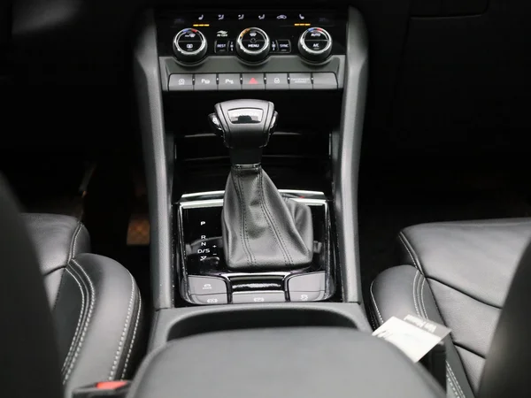Škoda Kodiaq (2022) — foto 2 van 47