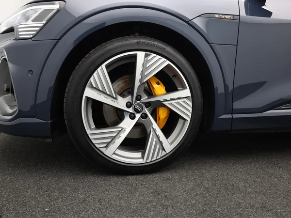 AUDI e-tron Sportback (2021) — foto 4 van 25