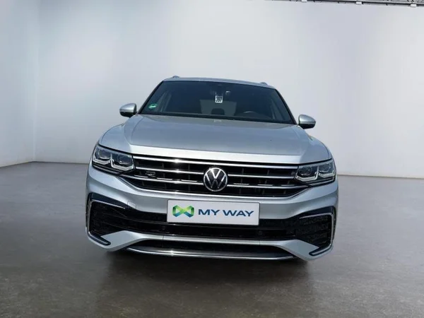 VOLKSWAGEN Tiguan (2022) — foto 12 van 34