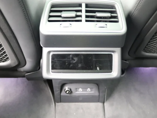 AUDI Q8 e-tron (2024) — foto 18 van 32