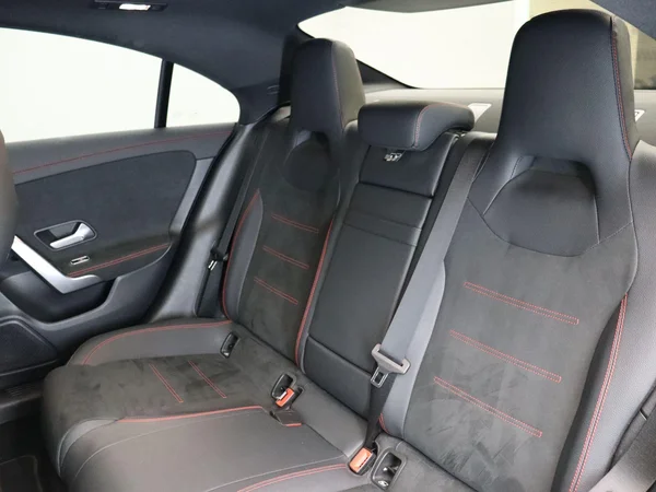 Mercedes-Benz CLA (2024) — foto 9 van 27