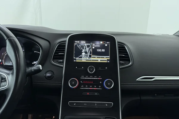 Renault Scenic (2021) — foto 3 van 14