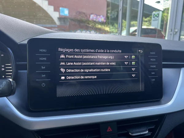 SKODA Scala (2020) — foto 6 van 17