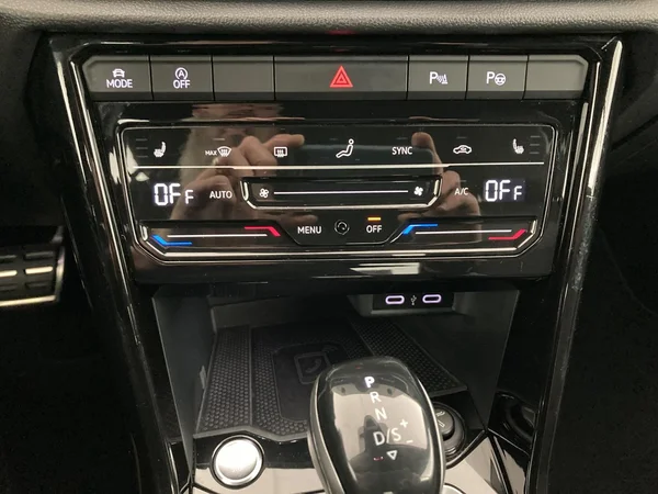 VOLKSWAGEN T-Roc Cabriolet (2022) — foto 20 van 48