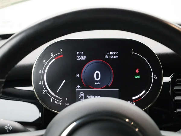 MINI One (2022) — foto 38 van 39