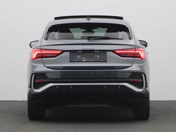 AUDI Q3 Sportback PHEV (2022) — foto 20 van 23