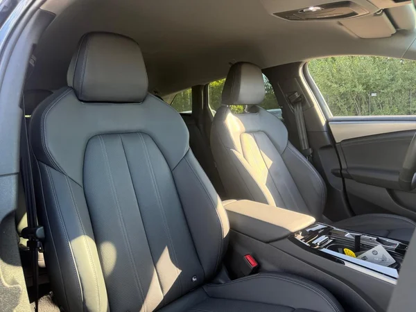 AUDI A6 Avant e-tron (2025) — foto 19 van 20
