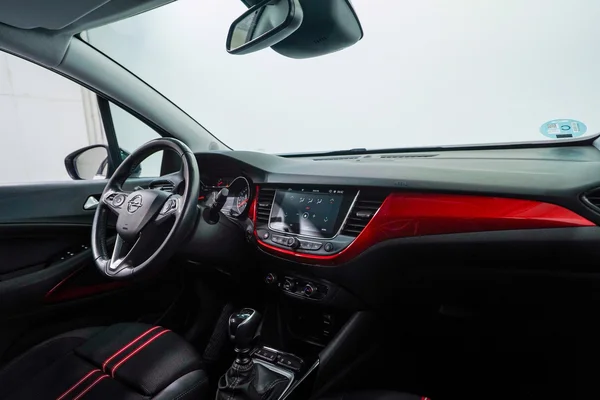 Opel Crossland (2021) — foto 26 van 64