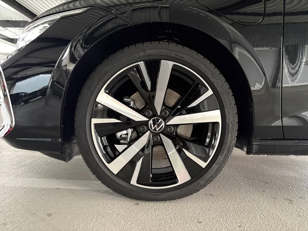 VOLKSWAGEN Golf VIII eHybrid (PHEV) (2025) — foto 11 van 24