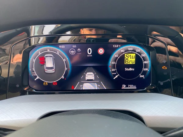 VOLKSWAGEN Golf VIII SW (2025) — foto 6 van 21