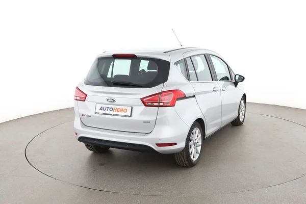 Ford B-Max (2017) — foto 12 van 16