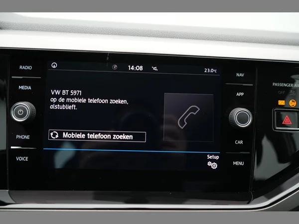 VOLKSWAGEN Polo (2018) — foto 16 van 25