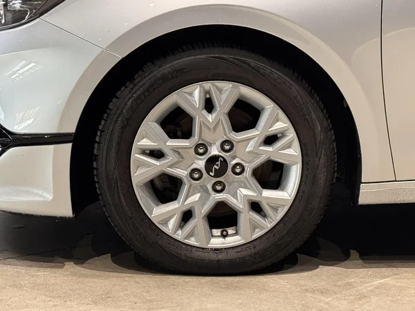 Kia Ceed (2024) — foto 8 van 21