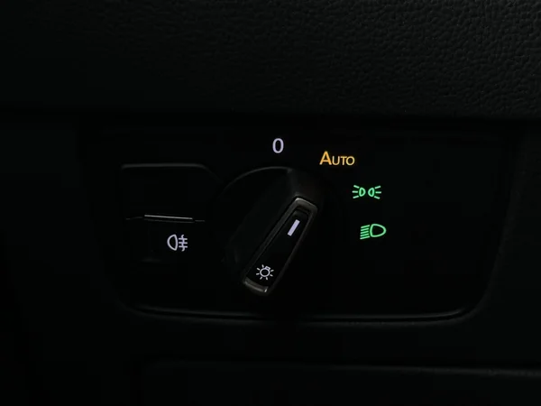 VOLKSWAGEN Passat Variant (2022) — foto 20 van 33
