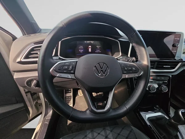 VOLKSWAGEN T-Roc (2024) — foto 3 van 23