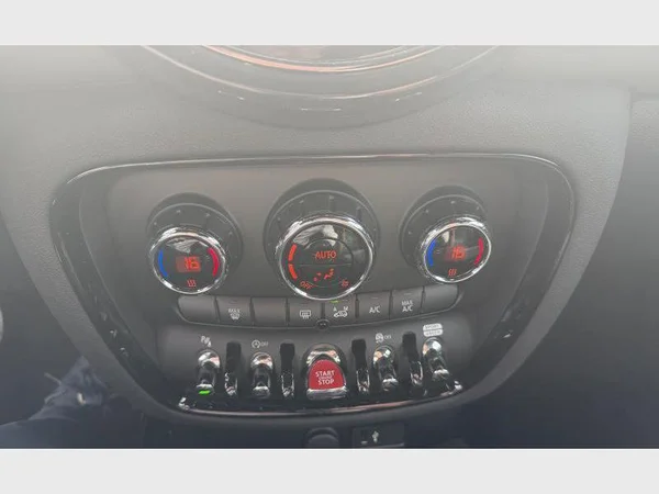 MINI Mini Clubman (2022) — foto 9 van 20