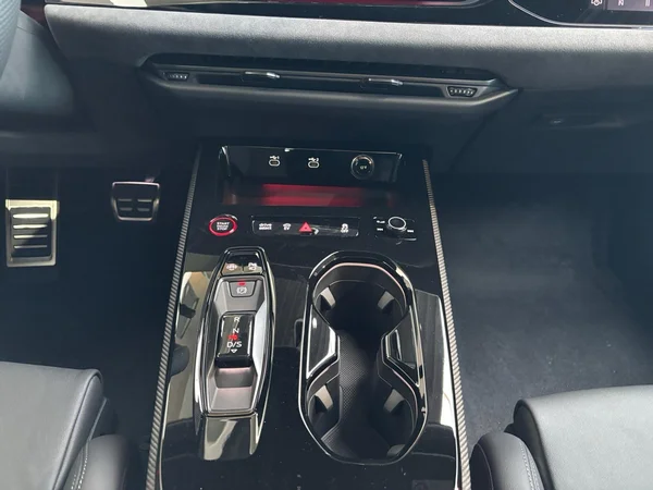 AUDI A5 Avant e-hybrid (PHEV) (2025) — foto 2 van 23