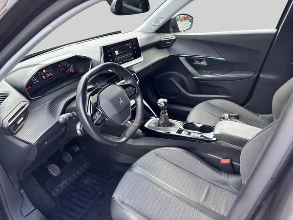 Peugeot 2008 (2022) — foto 18 van 19