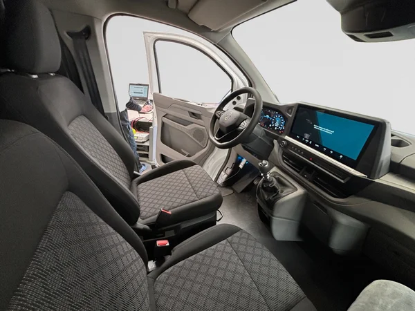 VOLKSWAGEN Transporter T7 26 Fou Swb (2025) — foto 3 van 18