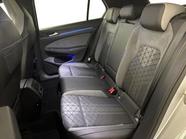 VOLKSWAGEN Golf VIII Dsl (2023) — foto 8 van 23