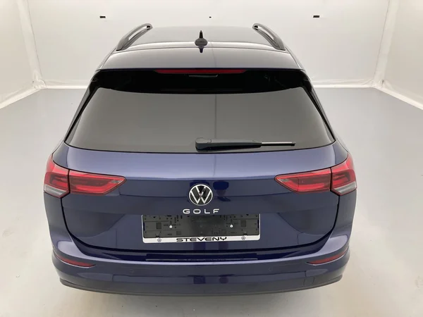 VOLKSWAGEN Golf VIII SW (2024) — foto 9 van 36