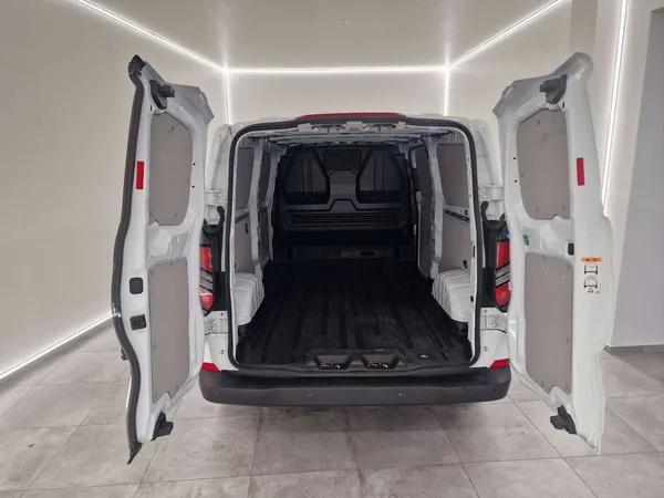 Ford Transit Custom (2026) — foto 12 van 16