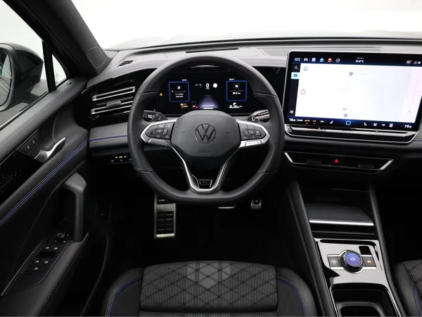 VOLKSWAGEN Tiguan (2024) — foto 21 van 24