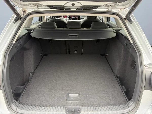 VOLKSWAGEN Golf Variant VIII Dsl (2023) — foto 21 van 28