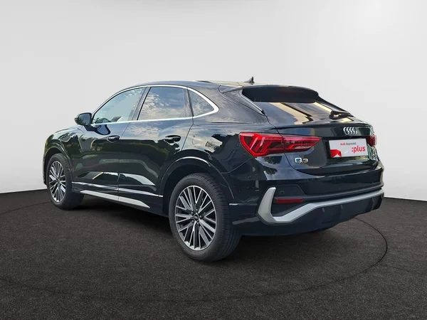 AUDI Q3 Sportback (2024) — foto 18 van 24