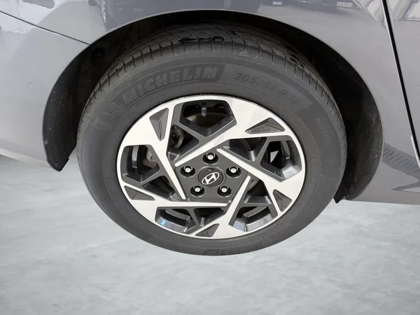 Hyundai i30 (2025) — foto 3 van 20
