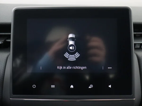 RENAULT Clio (2020) — foto 10 van 26